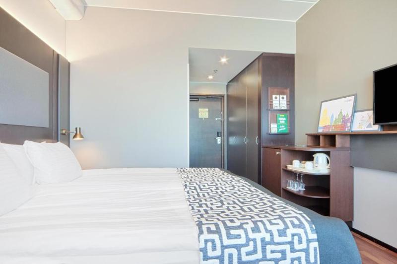 اتاق استاندارد با تخت بزرگ, Holiday Inn Helsinki West   Ruoholahti, An Ihg