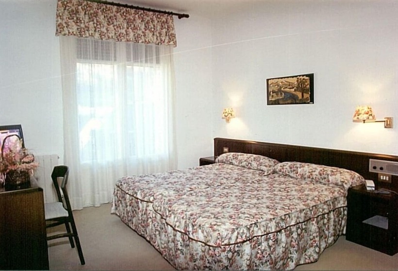 اتاق خانوادگی, Hosteria Catalana