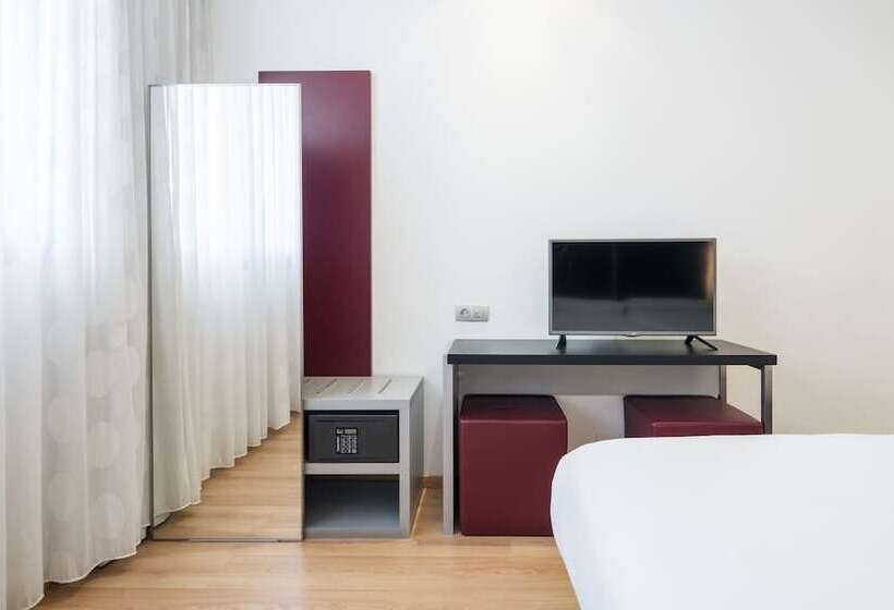 Standard Room, Ilunion Aqua 3