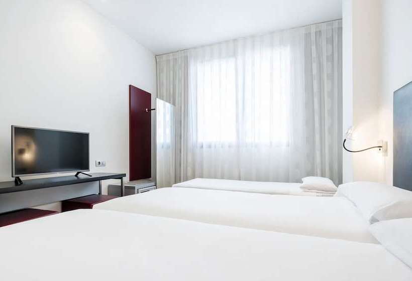 Standard Triple Room, Ilunion Aqua 3