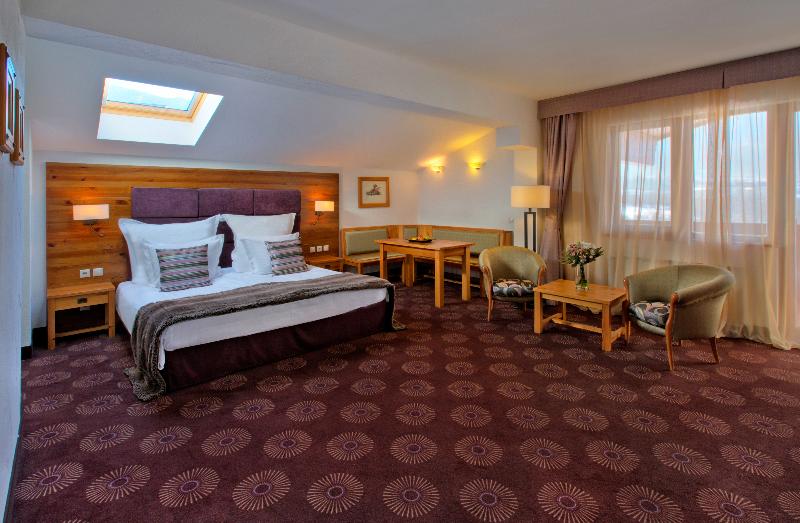 سوئیت جونیور با چشم‌انداز کوهستان, Kempinski Hotel Grand Arena Bansko