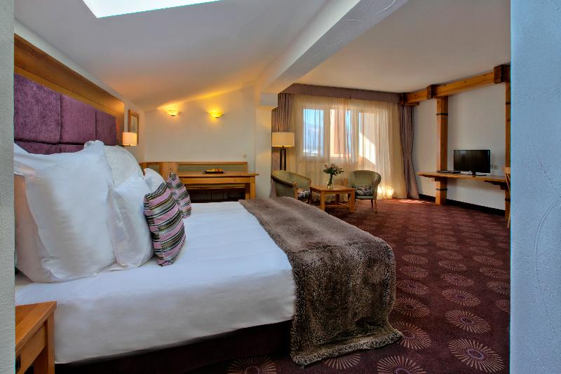 سوئیت جونیور با چشم‌انداز کوهستان, Kempinski Hotel Grand Arena Bansko