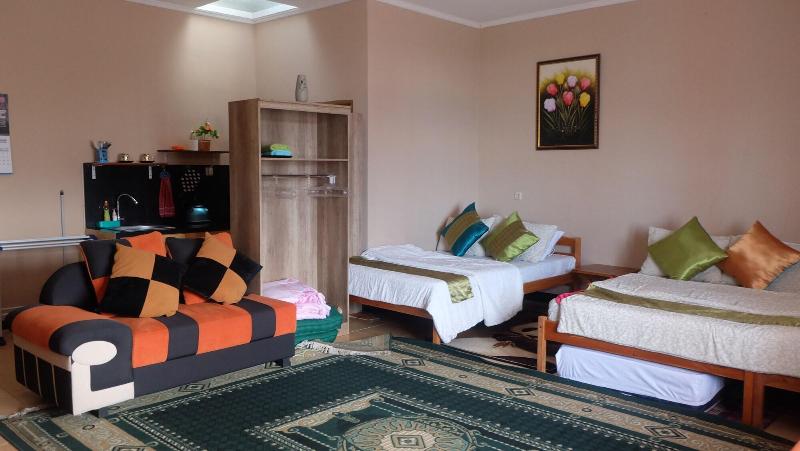بانگلوی استاندارد, Nubian Island, Families And Couples Only