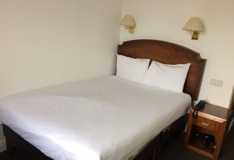 Standard Single Room, The Britannia Nottingham