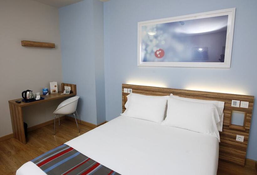 غرفة قياسية, Travelodge Barcelona Fira