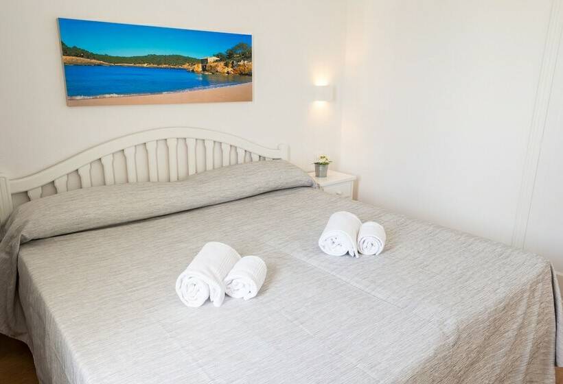 2 Bedroom Apartment Sea View, Naranjos Resort Menorca