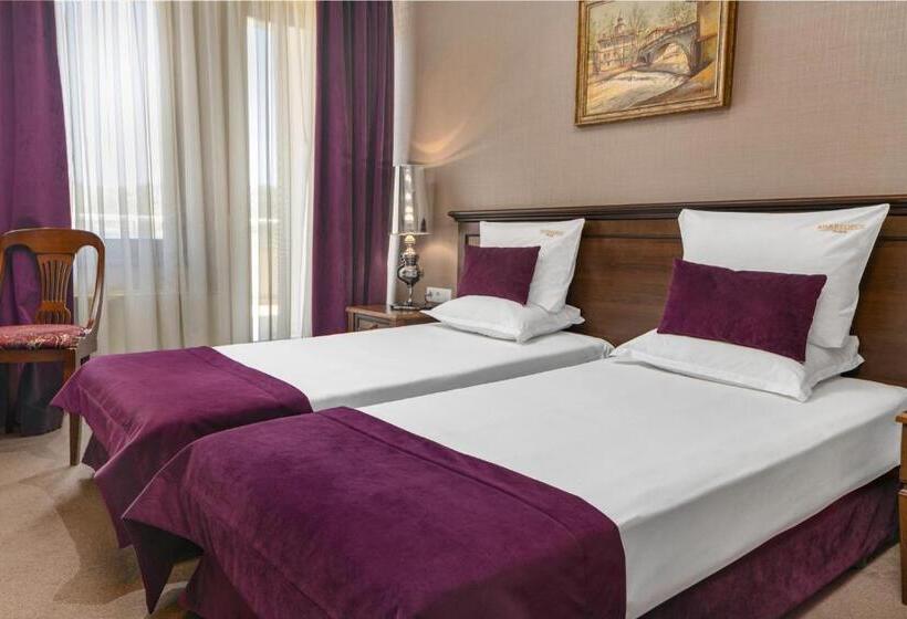 سوئیت 2 خوابه, Yantra Grand Hotel