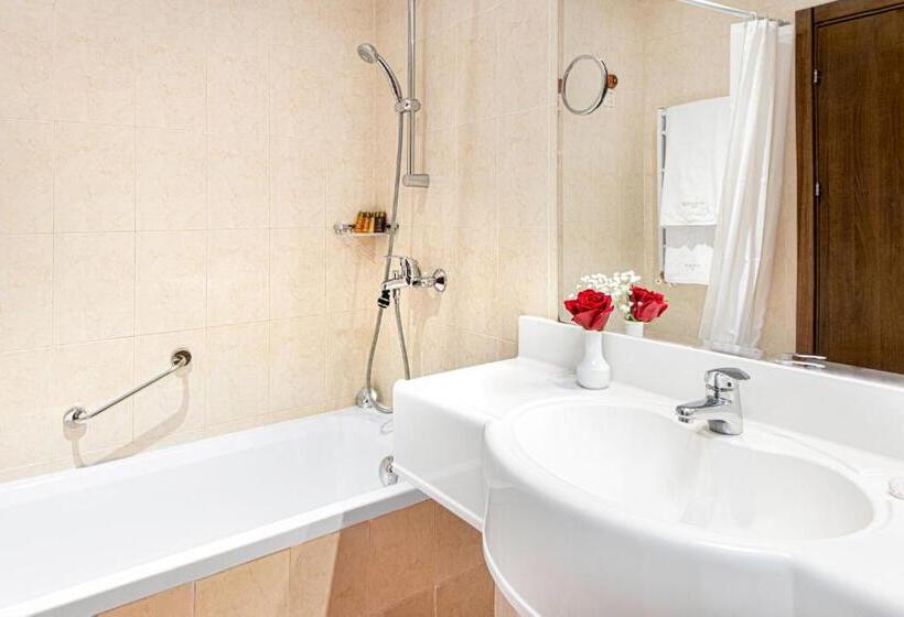 سوئیت 2 خوابه, Yantra Grand Hotel