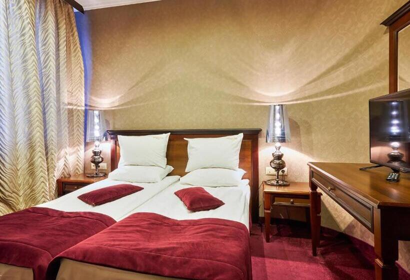 سوئیت 2 خوابه, Yantra Grand Hotel