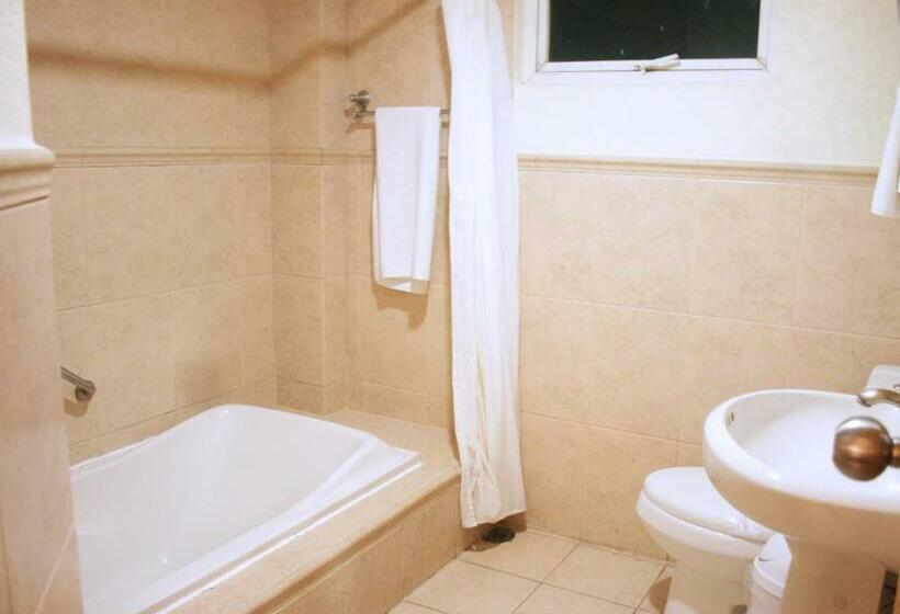 سوییت جونیور لوکس, Angeles Suites & Hotel