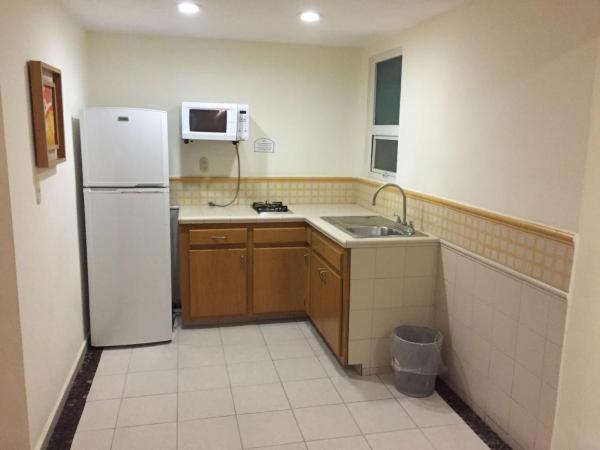 سوییت جونیور لوکس, Angeles Suites & Hotel