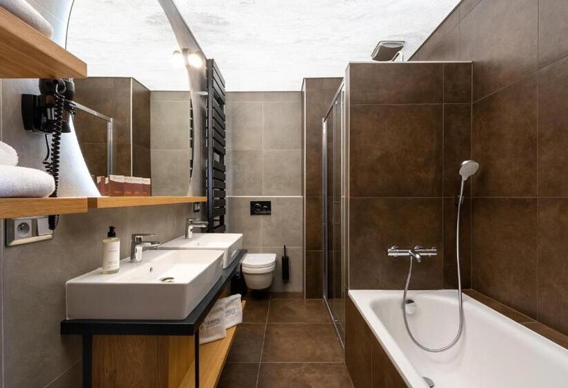 آپارتمان خانوادگی, Atrium Hotel   Family Friendly
