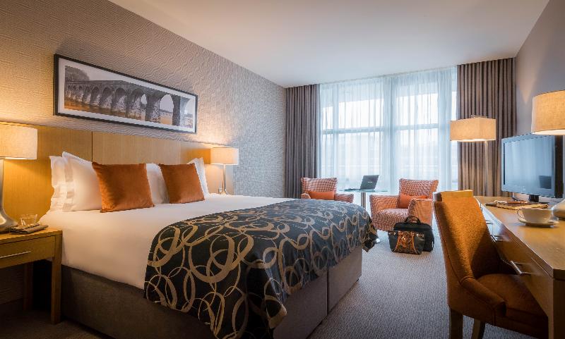 اتاق استاندارد با چشم‌انداز رودخانه, Clayton Hotel Cork City