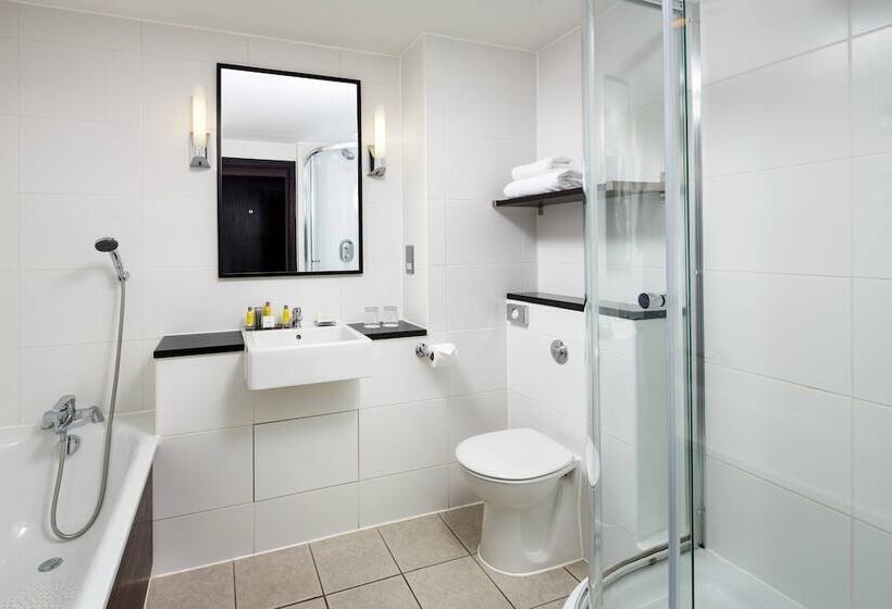 اتاق استاندارد, Delta Hotels By Marriott Nottingham Belfry