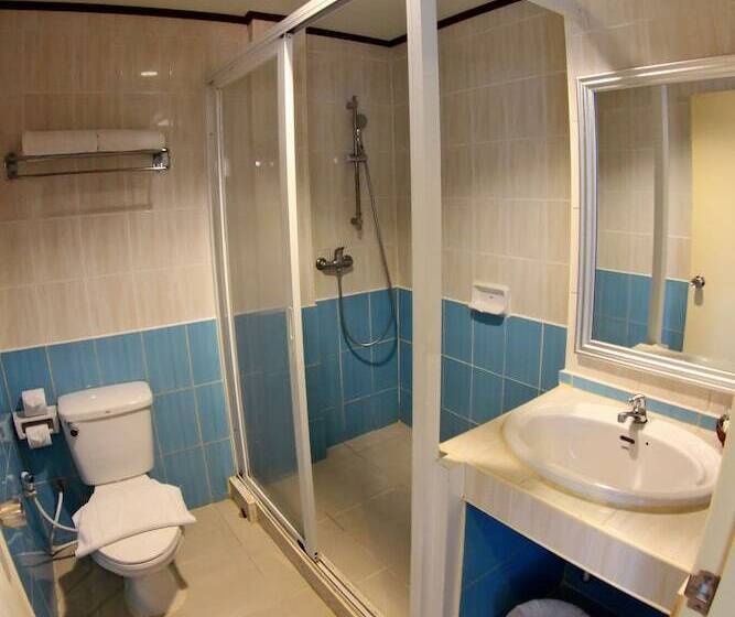 اتاق سوپریور, Baumanburi Hotel Patong