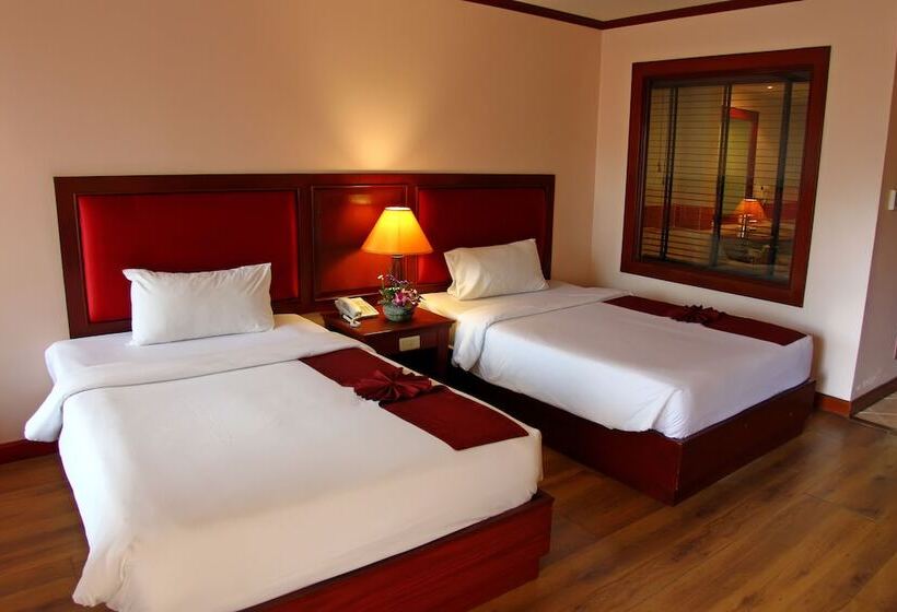 اتاق لوکس, Baumanburi Hotel Patong