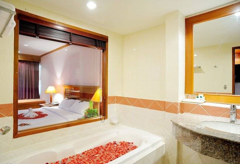 اتاق لوکس, Baumanburi Hotel Patong
