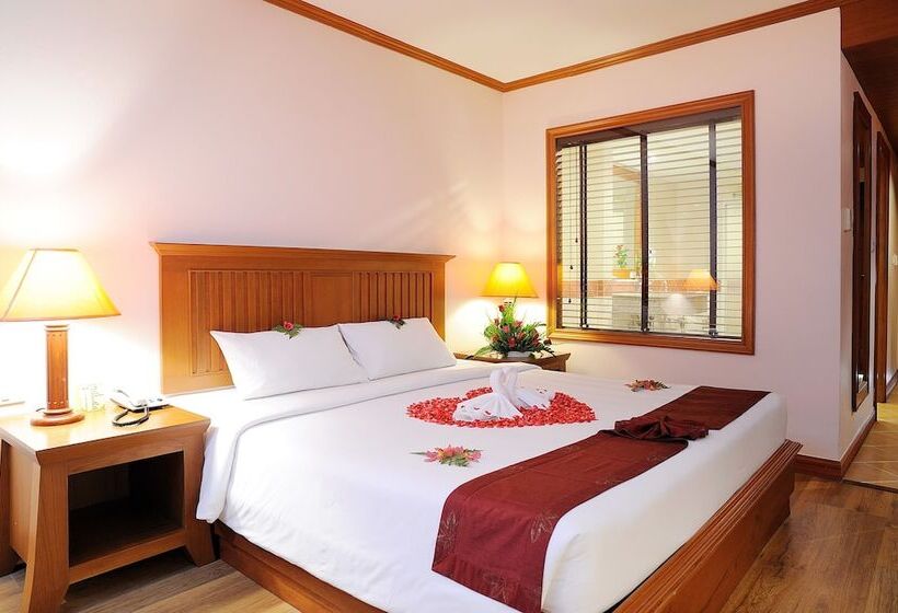 اتاق لوکس, Baumanburi Hotel Patong