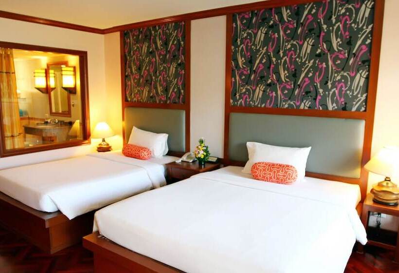 اتاق لوکس, Baumanburi Hotel Patong