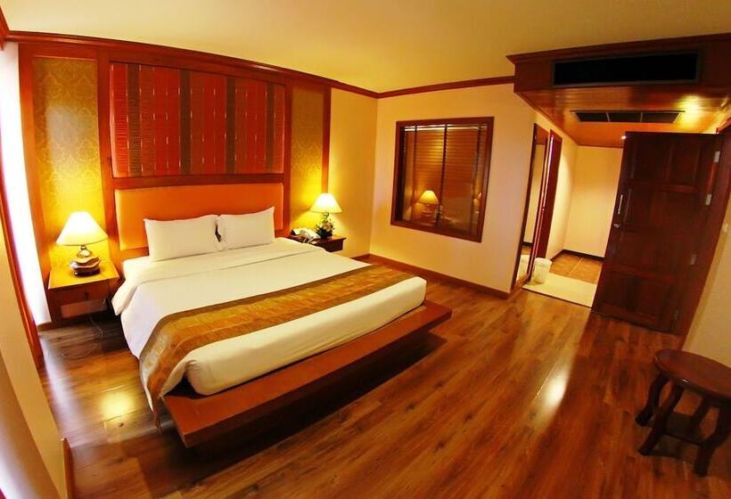 سوئیت خانواده 2 خوابه, Baumanburi Hotel Patong
