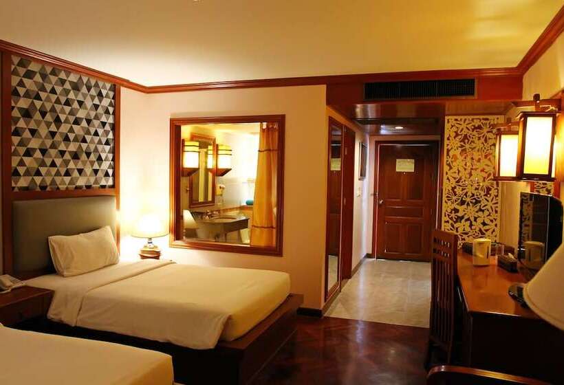 اتاق لوکس, Baumanburi Hotel Patong