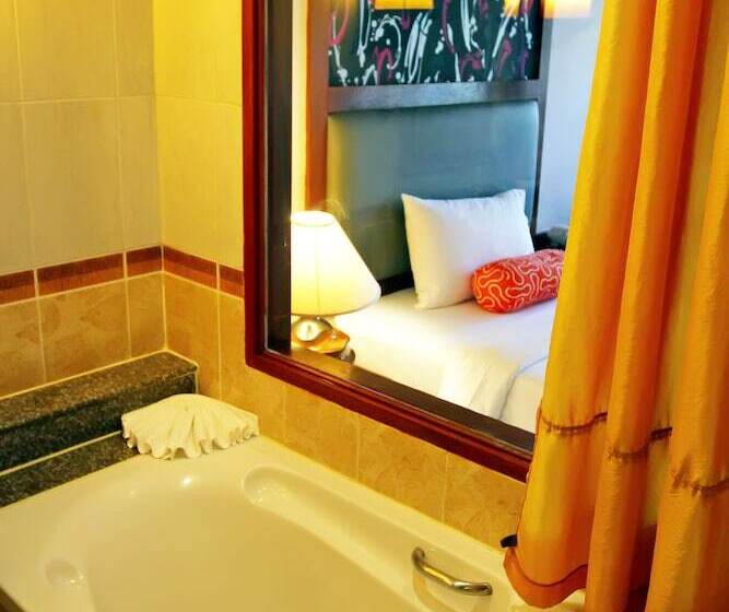 اتاق لوکس, Baumanburi Hotel Patong