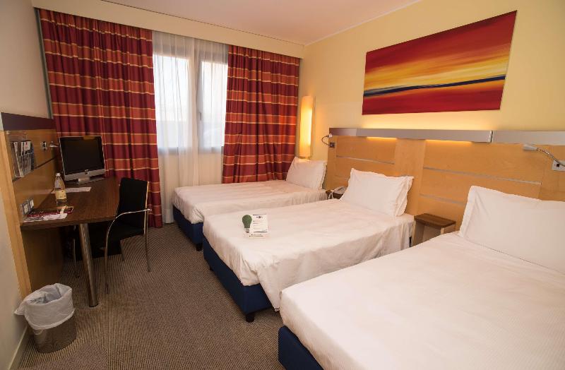 اتاق استاندارد سه نفره, Best Western  Palace Inn