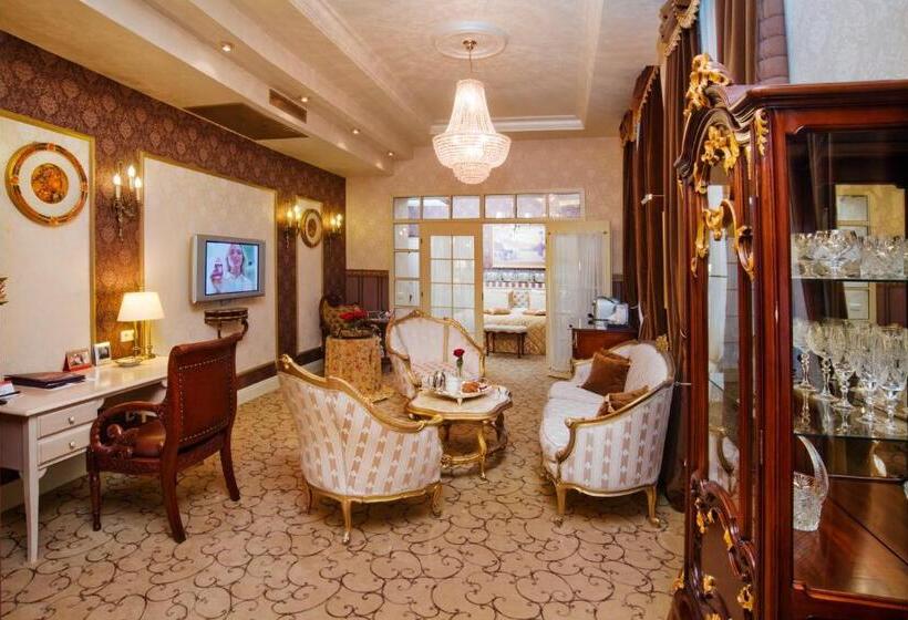 سوئیت رویال, Imperial Hotel & Restaurant
