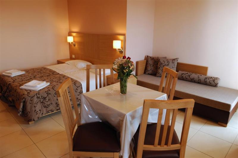 استودیوی استاندارد, Marigianna Apartments