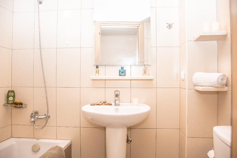 استودیوی استاندارد, Marigianna Apartments