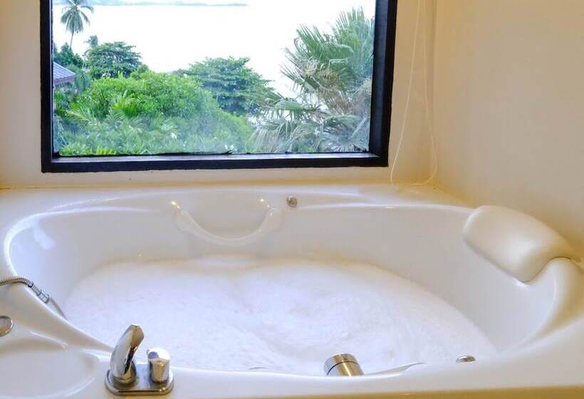 اتاق لوکس با چشم‌انداز باغ, Merit Resort Samui