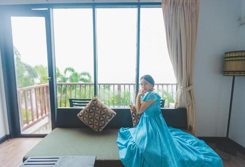 اتاق لوکس با چشم‌انداز دریا, Merit Resort Samui