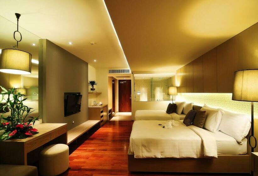 اتاق لوکس با چشم‌انداز استخر, Phuket Graceland Resort and Spa