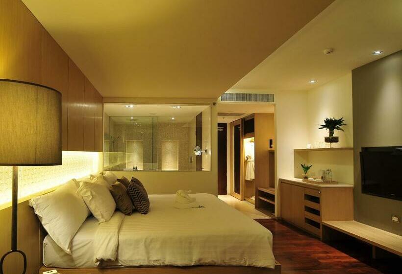 اتاق لوکس با چشم‌انداز استخر, Phuket Graceland Resort and Spa