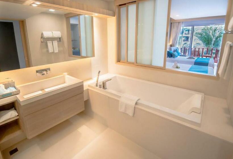 اتاق لوکس با چشم‌انداز استخر, Phuket Graceland Resort and Spa