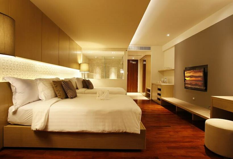 اتاق لوکس با چشم‌انداز استخر, Phuket Graceland Resort and Spa