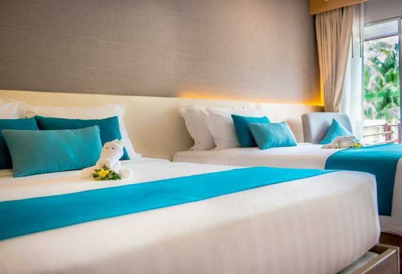 اتاق لوکس با چشم‌انداز استخر, Phuket Graceland Resort and Spa