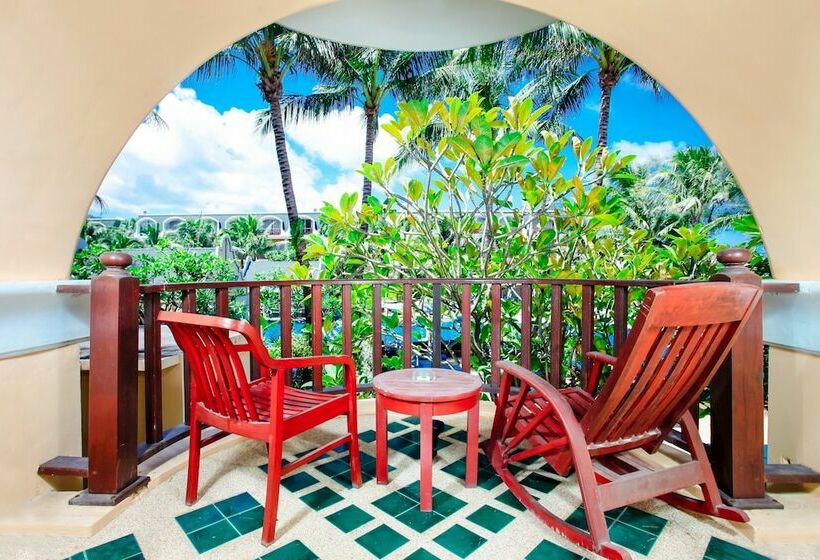 اتاق لوکس با چشم‌انداز استخر, Phuket Graceland Resort and Spa