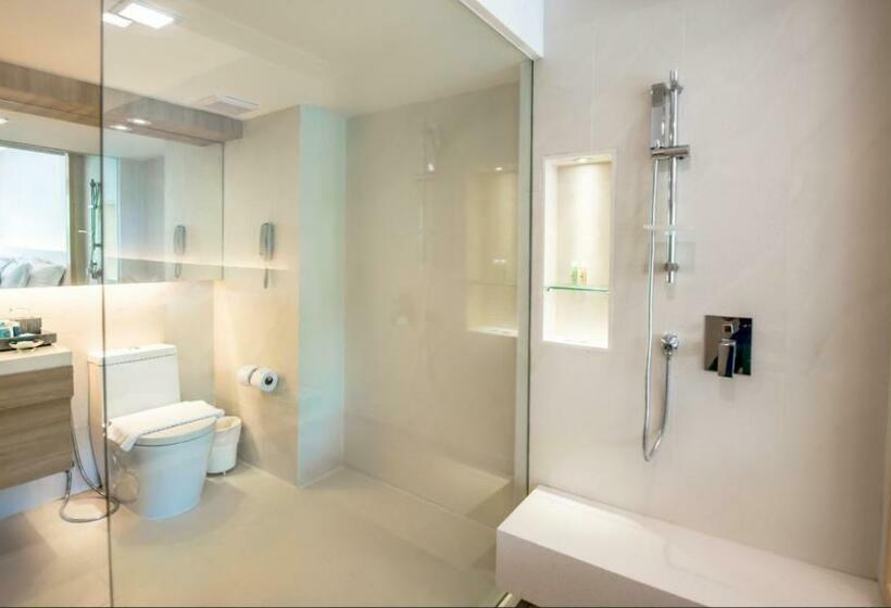 اتاق لوکس, Phuket Graceland Resort and Spa
