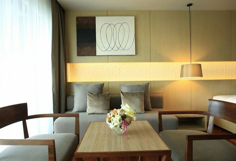 اتاق لوکس, Phuket Graceland Resort and Spa