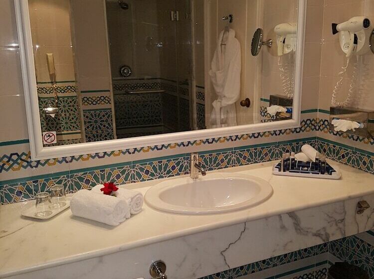 سوییت جونیور با چشم‌انداز دریا, Oceana Hotel & Spa Focussed Adults