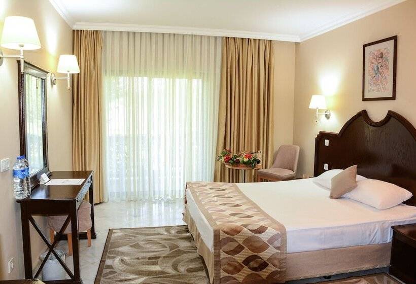 اتاق کلاب, Belconti Resort