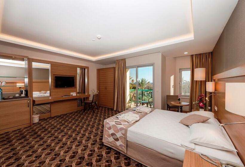 اتاق خانوادگی, Belconti Resort