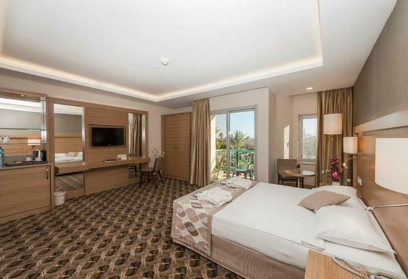 اتاق استاندارد با چشم‌انداز دریا, Belconti Resort