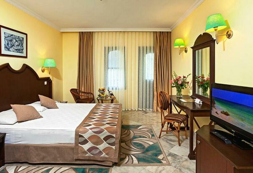 اتاق کلاب, Belconti Resort
