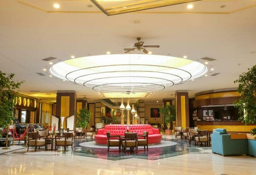 اتاق کلاب, Belconti Resort