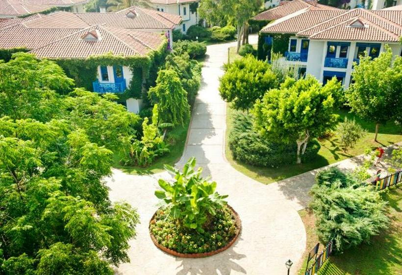اتاق استاندارد با چشم‌انداز باغ, Belconti Resort