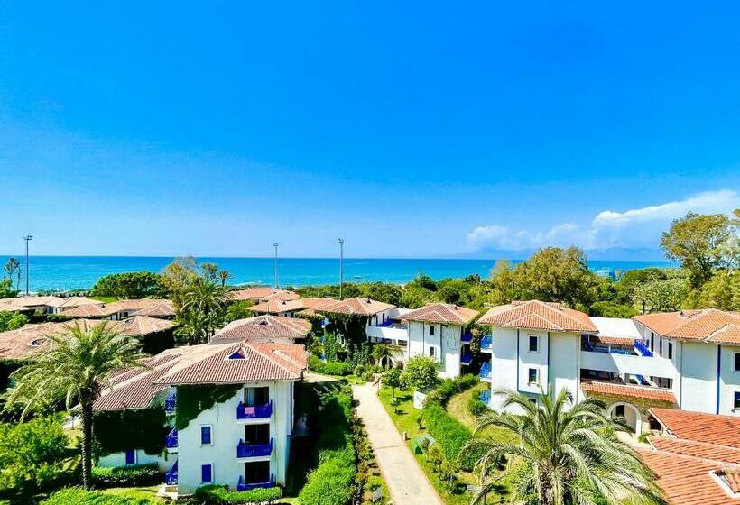 اتاق خانوادگی, Belconti Resort
