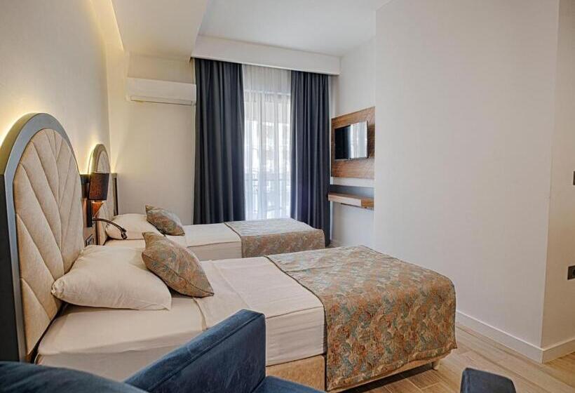 اتاق خانوادگی, Grand Uysal Beach & Spa