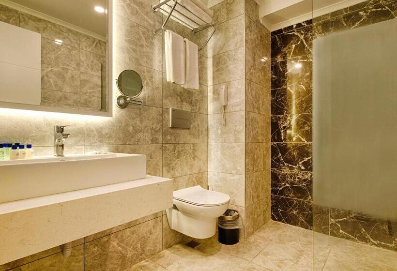 اتاق استاندارد با چشم‌انداز کوهستان, Grand Uysal Beach & Spa
